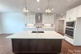 527 Oleander St, Mount Pleasant, NC 28124 - Photo 10