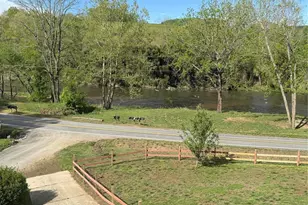 7 Noland Dr S, Clyde, NC 28721 - Photo 2