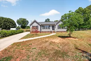 1511 Abbey Ct, Belmont, NC 28012 - Photo 2