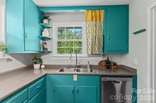 107 Appledore Ave, Hendersonville, NC 28739 - Photo 10