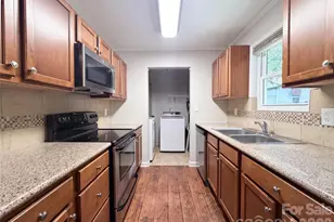 186 Jasmine Cir, Troutman, NC 28166 - Photo 4