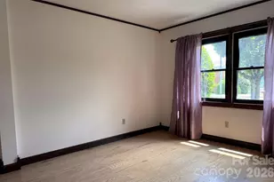 427 6th Ave W, Hendersonville, NC 28739 - Photo 12