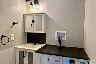427 6th Ave W, Hendersonville, NC 28739 - Photo 14