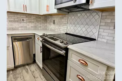 427 6th Avenue W #A-12, Hendersonville, NC 28739 - Photo 6