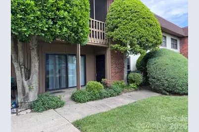 427 6th Avenue W #A-12, Hendersonville, NC 28739 - Photo 1