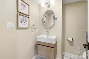 327 Campus St, Charlotte, NC 28216 - Photo 38