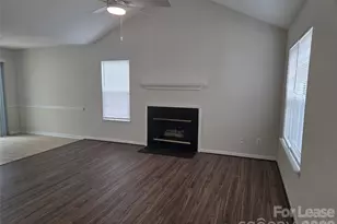 121 Foxglove Dr, Mooresville, NC 28115 - Photo 2