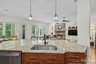 1044 Wessington Manor Ln, Fort Mill, SC 29715 - Photo 8