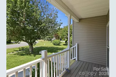 209 Beechnut Drive, Hendersonville, NC 28739 - Photo 4