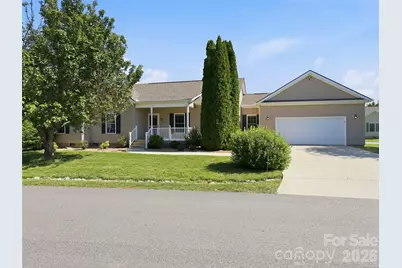 209 Beechnut Drive, Hendersonville, NC 28739 - Photo 2
