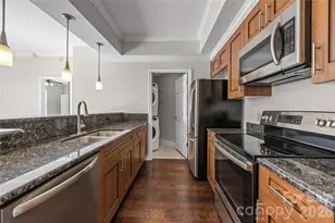 300 W 5th St, Charlotte, NC 28202 - Photo 4