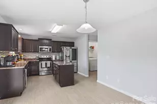 115 Harvest Pointe Dr, Statesville, NC 28677 - Photo 8
