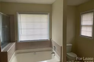 4319 Wynborough Ln, Charlotte, NC 28269 - Photo 14