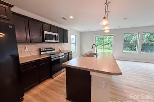 5304 Twin Brook Dr, Charlotte, NC 28269 - Photo 2