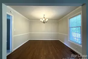 5710 Charing Pl, Charlotte, NC 28211 - Photo 4
