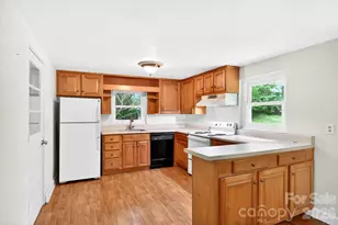 411 Hillcrest Cir, Hendersonville, NC 28792 - Photo 12