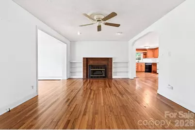411 Hillcrest Circle, Hendersonville, NC 28792 - Photo 6