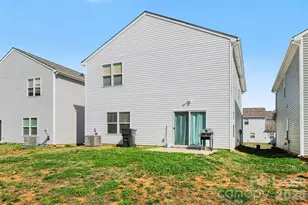 9028 Stoney Waters Ct, Charlotte, NC 28215 - Photo 16