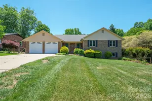 725 Sunridge Dr, Lincolnton, NC 28092 - Photo 2