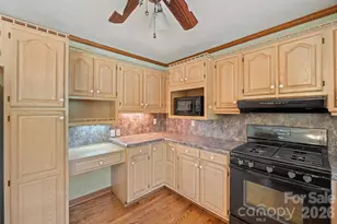 725 Sunridge Dr, Lincolnton, NC 28092 - Photo 16