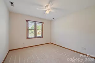 725 Sunridge Dr, Lincolnton, NC 28092 - Photo 24