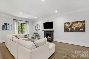 1160 S Kings Dr, Charlotte, NC 28207 - Photo 8