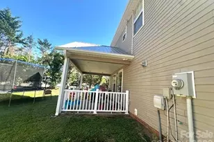 402 Trillium Ct SW, Conover, NC 28613 - Photo 2