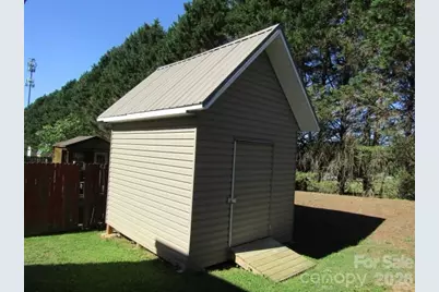 402 Trillium Court SW #1, Conover, NC 28613 - Photo 4