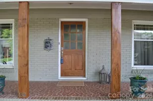 1140 Bevis Dr, Charlotte, NC 28209 - Photo 2