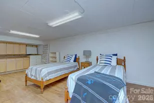 1140 Bevis Dr, Charlotte, NC 28209 - Photo 30