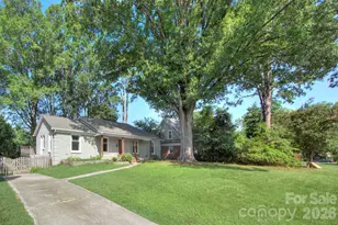 1140 Bevis Dr, Charlotte, NC 28209 - Photo 2