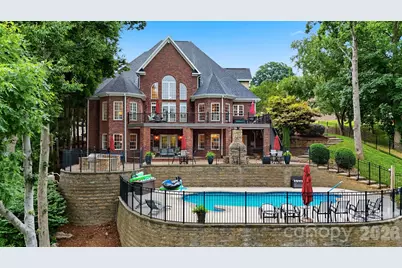 151 43rd Avenue Drive NW, Hickory, NC 28601 - Photo 2