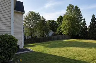 9120 Viscount Ln, Charlotte, NC 28269 - Photo 6