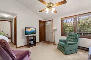 8977 Rose Hollow Ave, Newland, NC 28657 - Photo 4