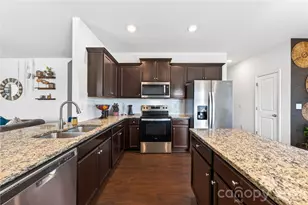 10008 Brawley Ln, Charlotte, NC 28215 - Photo 4
