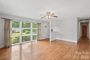 6239 Netherwood Dr, Charlotte, NC 28210 - Photo 10
