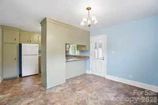 6239 Netherwood Dr, Charlotte, NC 28210 - Photo 14
