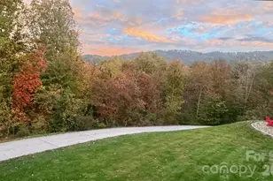 152 SkyView Cir, Asheville, NC 28804 - Photo 4