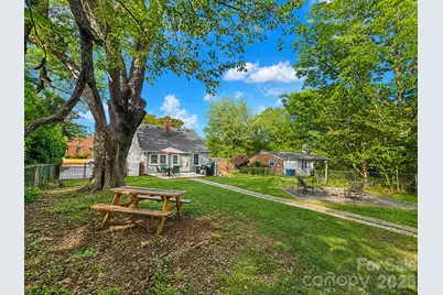 36 20th Avenue NE, Hickory, NC 28601 - Photo 2