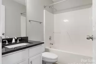 6208 Harburn Forest Dr, Charlotte, NC 28269 - Photo 18