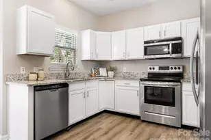 6208 Harburn Forest Dr, Charlotte, NC 28269 - Photo 10