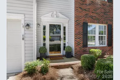 6208 Harburn Forest Drive, Charlotte, NC 28269 - Photo 2