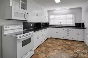 3021 Davis Park Rd, Gastonia, NC 28052 - Photo 16