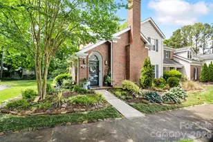 9486 Kings Falls Dr, Charlotte, NC 28210 - Photo 2