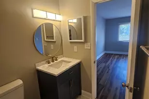 1050 21st Ave NW, Hickory, NC 28601 - Photo 10