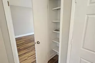 1050 21st Ave NW, Hickory, NC 28601 - Photo 6