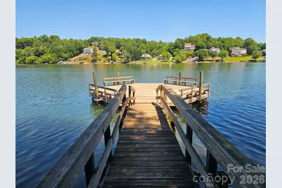 1050 21st Avenue NW #64, Hickory, NC 28601 - Photo 4