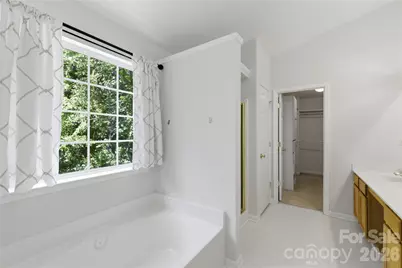 7011 Long Run Lane, Charlotte, NC 28216 - Photo 16