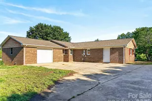 121 Icard St, Connelly Springs, NC 28612 - Photo 4