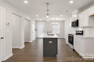 532 Bond St, Statesville, NC 28677 - Photo 6